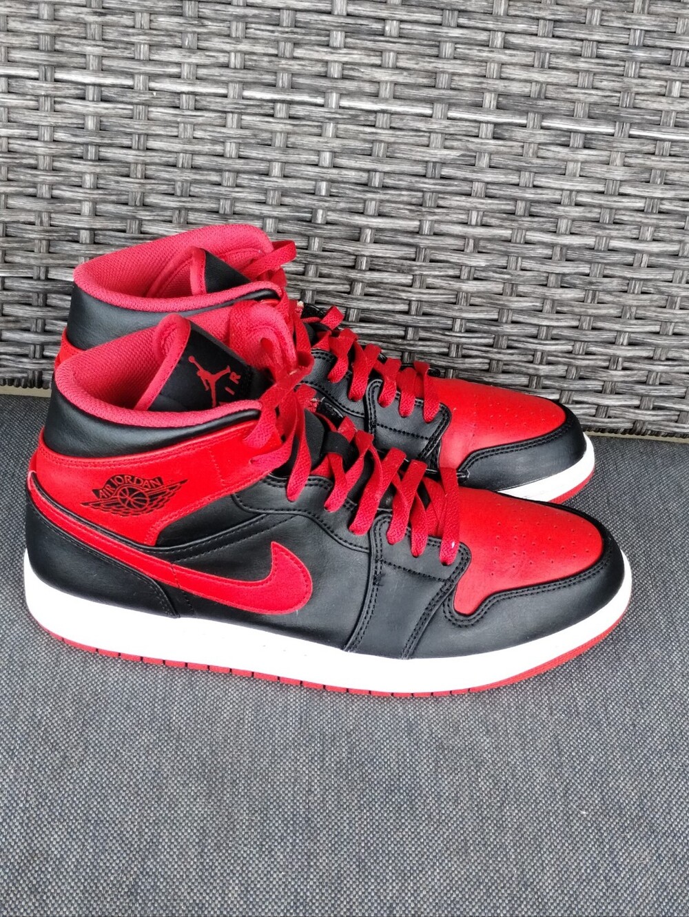 Nike Air Jordan 1 Mid Black Gym Red White Men’s 10 Women’s 11.5 DQ8426-060